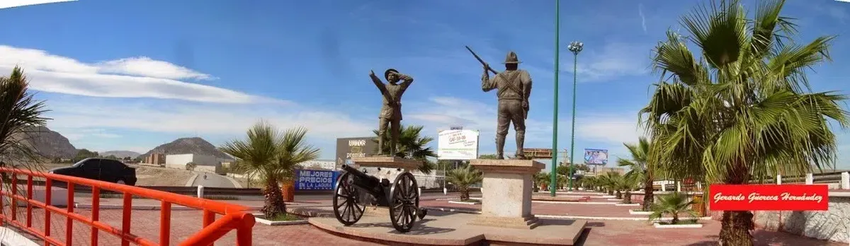 Monumento a Francisco Villa y Felipe Angeles
